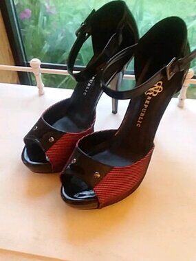 Rock & Republic Size 9 Heels